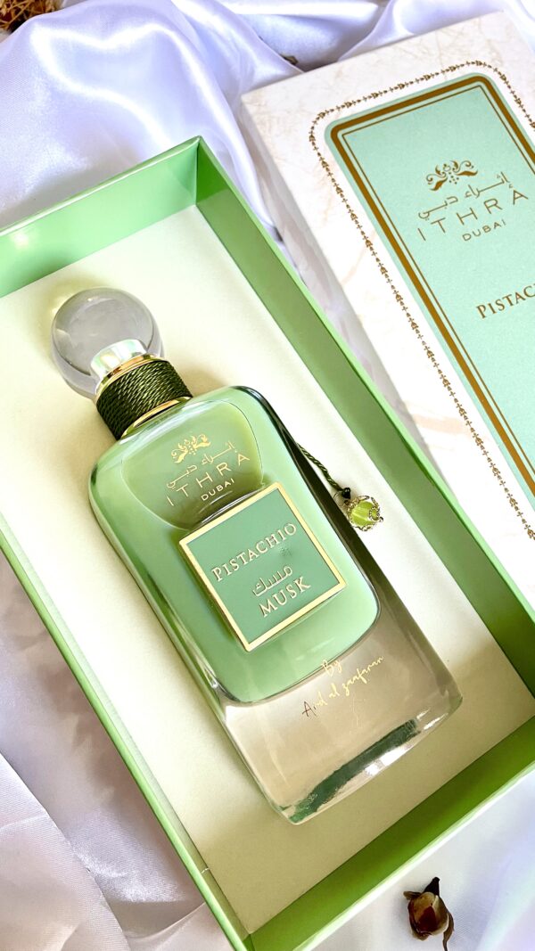 Flacon de parfum ITHRA DUBAÏ pistachio dans sa boite