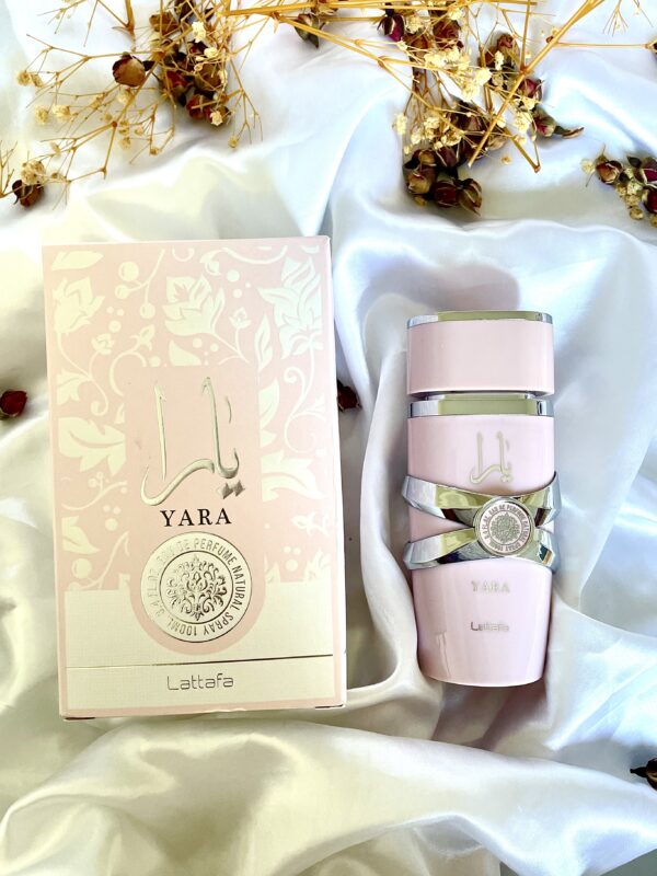 Flacon et boite de parfum yara pink de lattafa